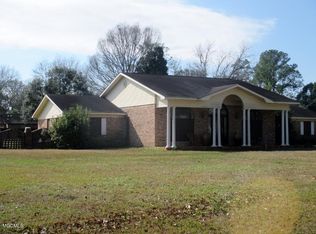 6800 Wells St, Moss Point, MS 39563