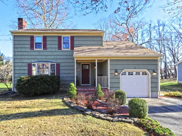 11 Harvest Lane, Milford, CT 06461