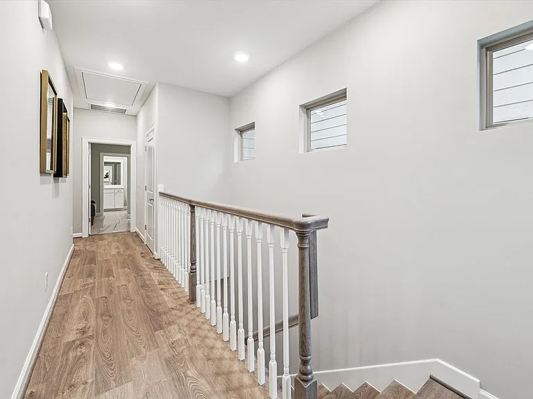 810 Glowing Dawn Dr — Photo 29
