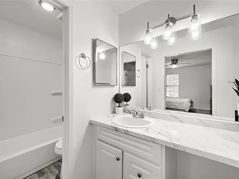 905 Augusta Dr — Photo 13