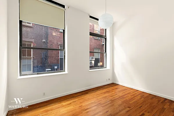 Rented by Warburg | media 8