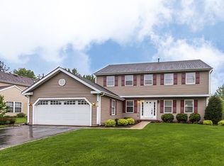 410 Tartans Dr, Dundee, IL