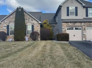 835 Spring White Dr, Breinigsville, PA 18031