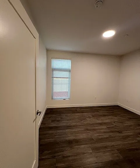 Glenoaks Residences — Photo 17