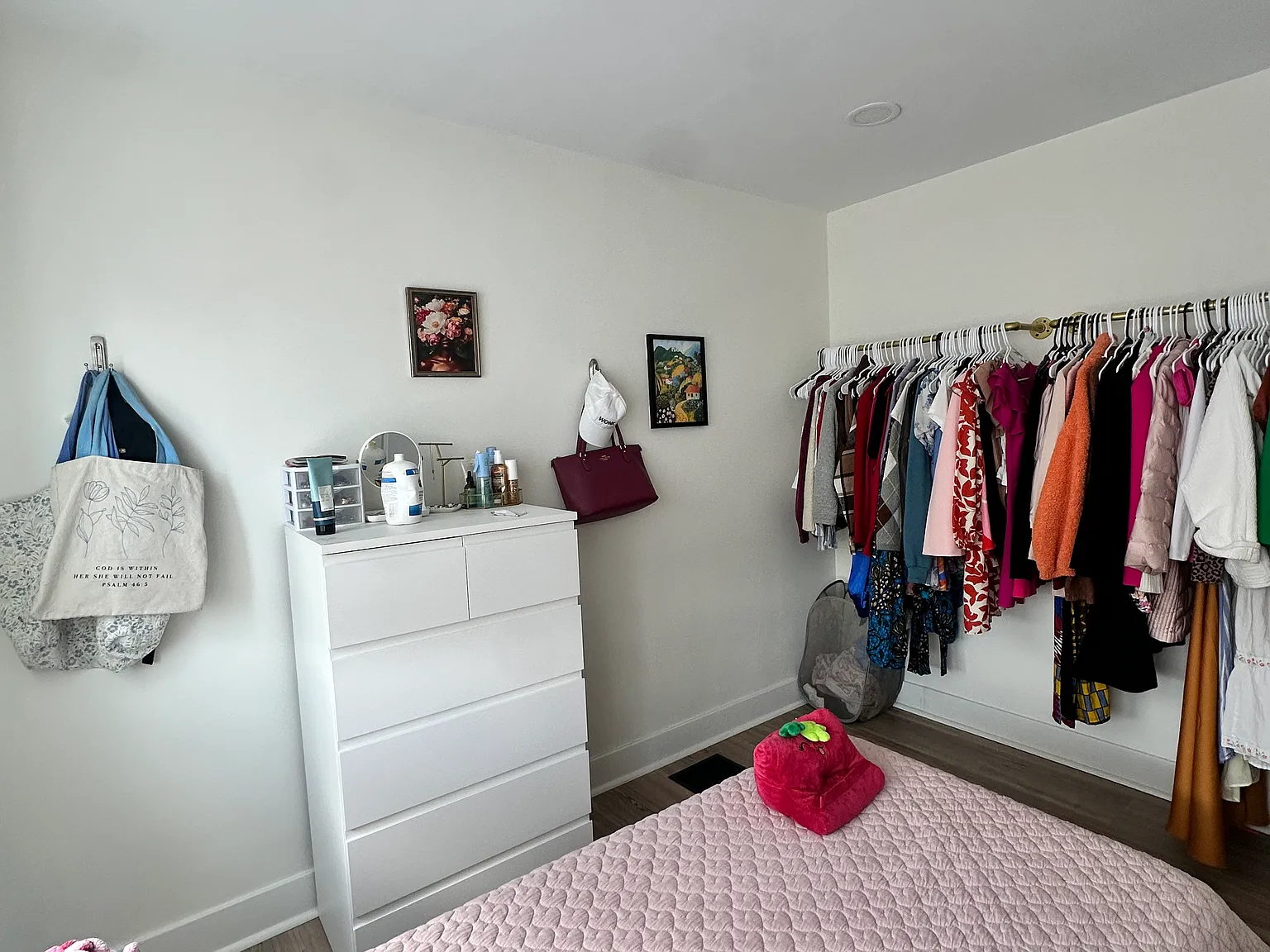 4 bed, 2.5 bath, 1800 sqft, $1,490 — Photo 4