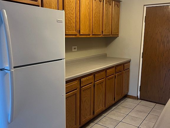 4th image of 4754 W 101st St APT 3B