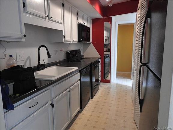 2nd image of 7015 Stonington Ln