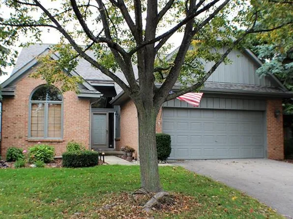 28111 Warwick Dr #1, Farmington Hills, MI 48331