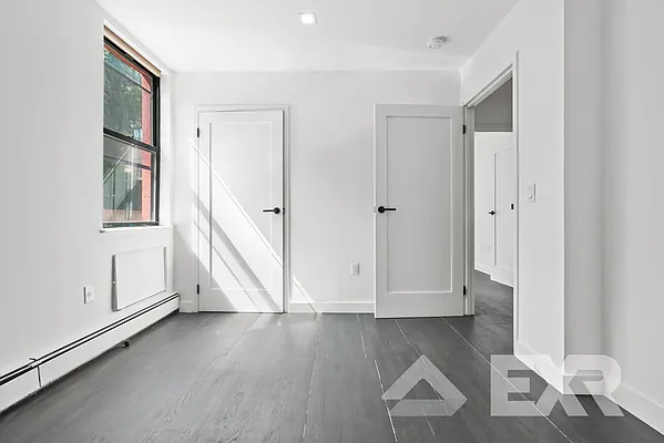 Rented by EXR | media 7