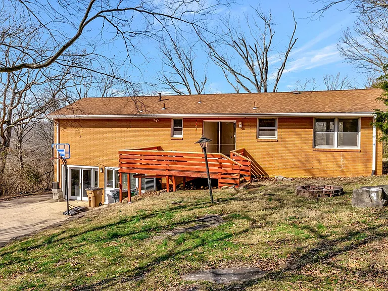 6469 Fleetwood Dr — Photo 30