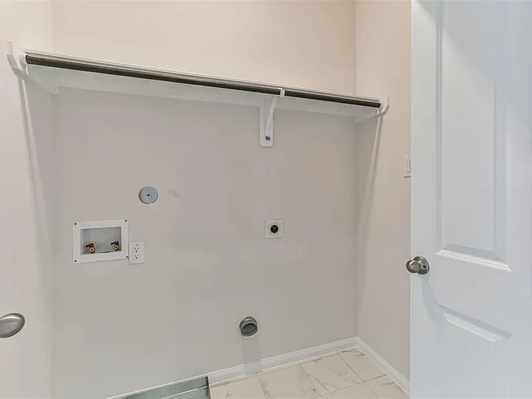 704 Ocean Palms Dr — Photo 29