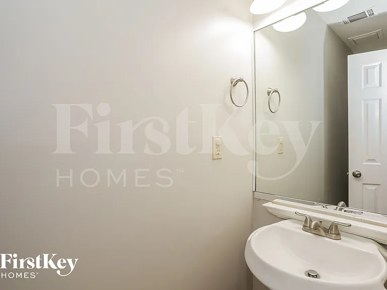 3900 Hadley Farm Dr — Photo 15