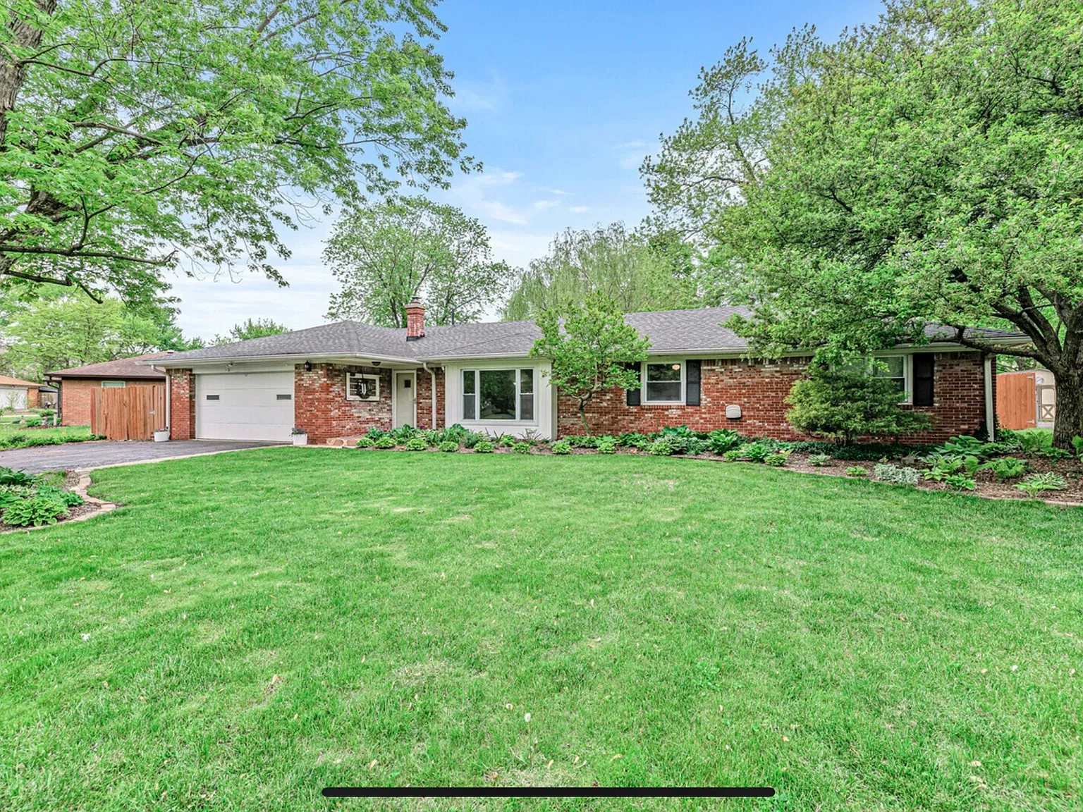 3 bed, 1.5 bath, 1902 sqft, $2,450 — Photo 2