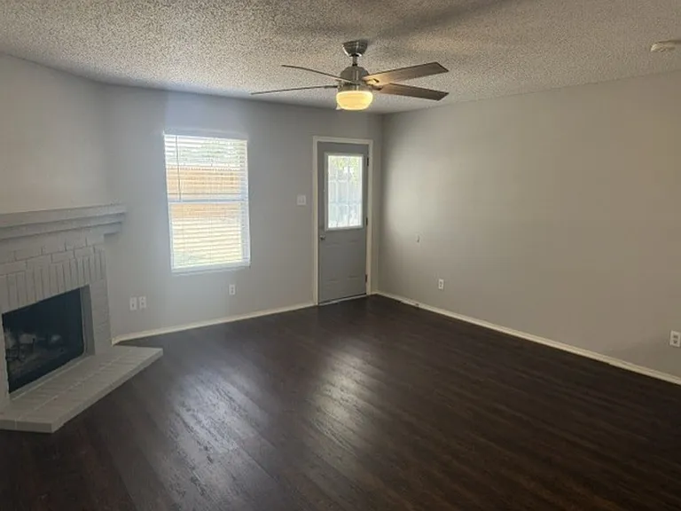 1004 Mazourka Dr — Photo 11