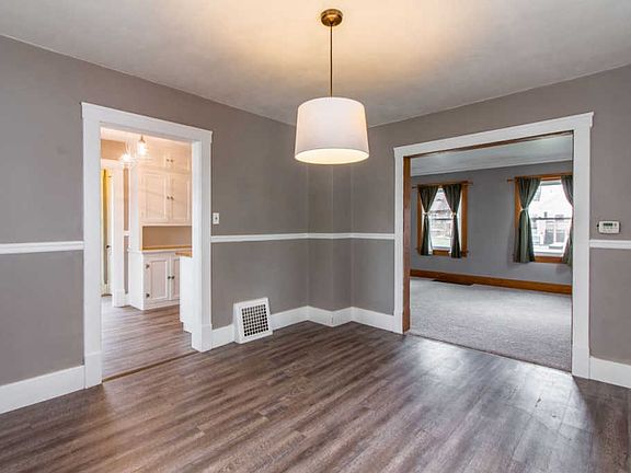 2nd image of 2521 W Ardmore Pl