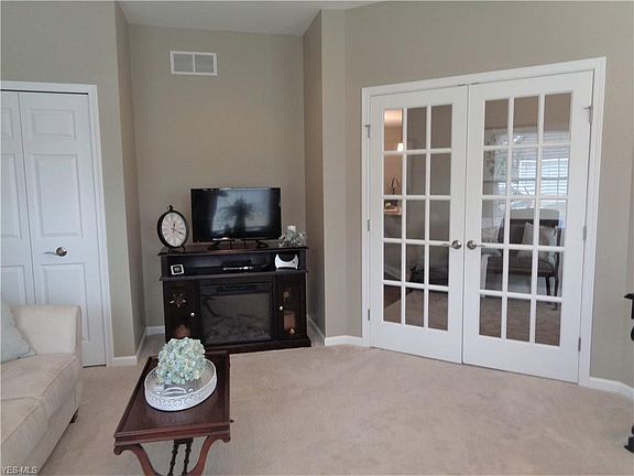 4th image of 1129 Cobblestone Dr