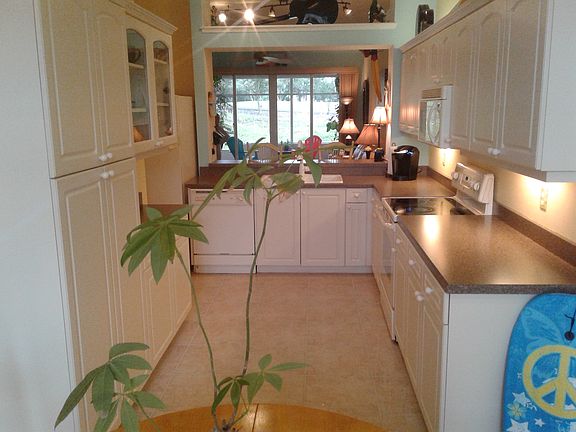 2nd image of 1423 Carlow Cir