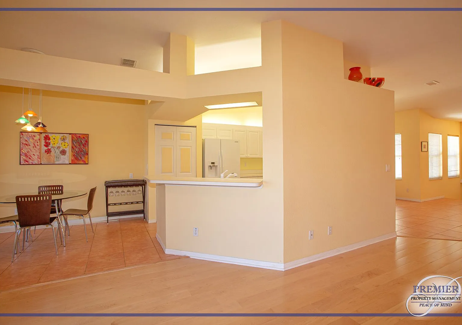 Furnished 3 Bed/2 Bath Villa W/ Garage North Naples Calusa Bay South Gated Lake View — Photo 3