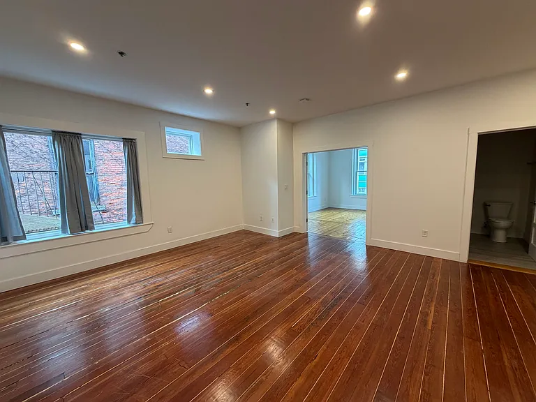 4 Elliot St #9 — Photo 3