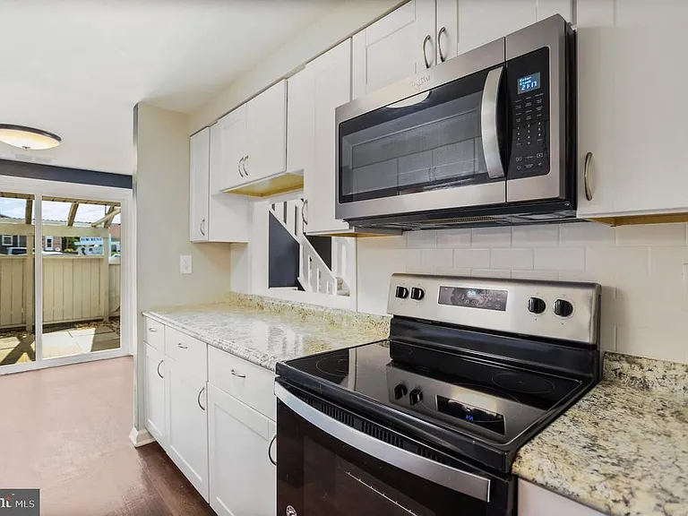 1523 Kensington Dr — Photo 10