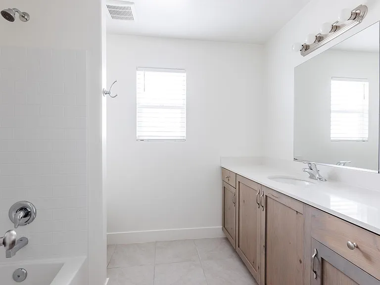 1889 E Honeycomb Dr — Photo 33