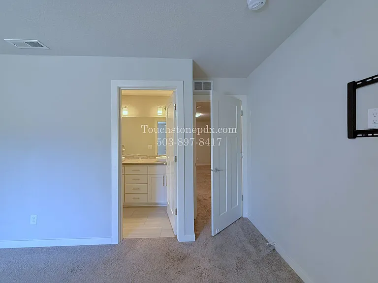 6527 SE Genrosa St — Photo 19
