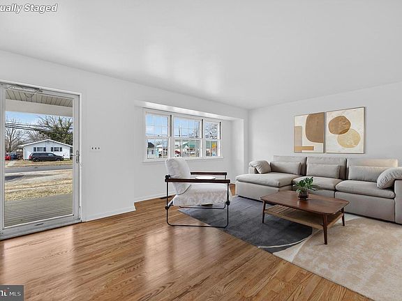 5th image of 12 Main St S