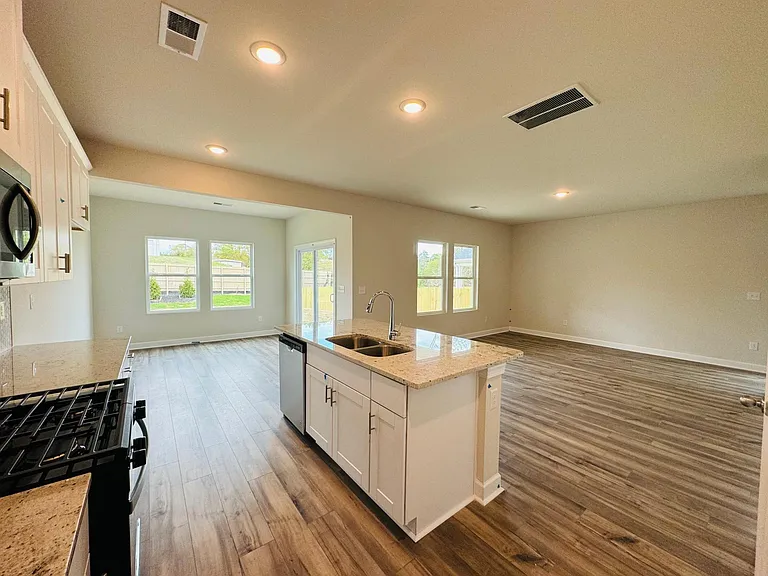 143 Longleaf Ln — Photo 11