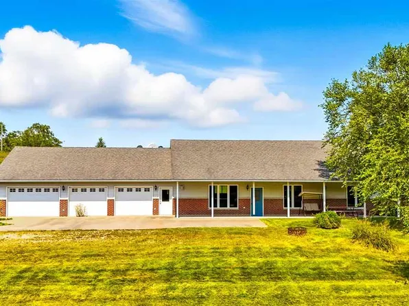 2556 S Ave, Williamsburg, IA 52361