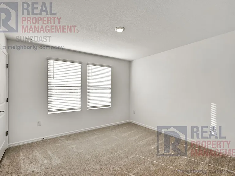 8700 Daybreak St — Photo 18