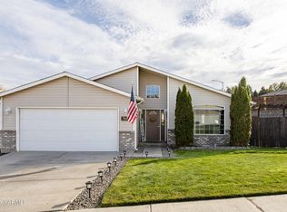 7604 Glacier Way, Yakima, WA 98908