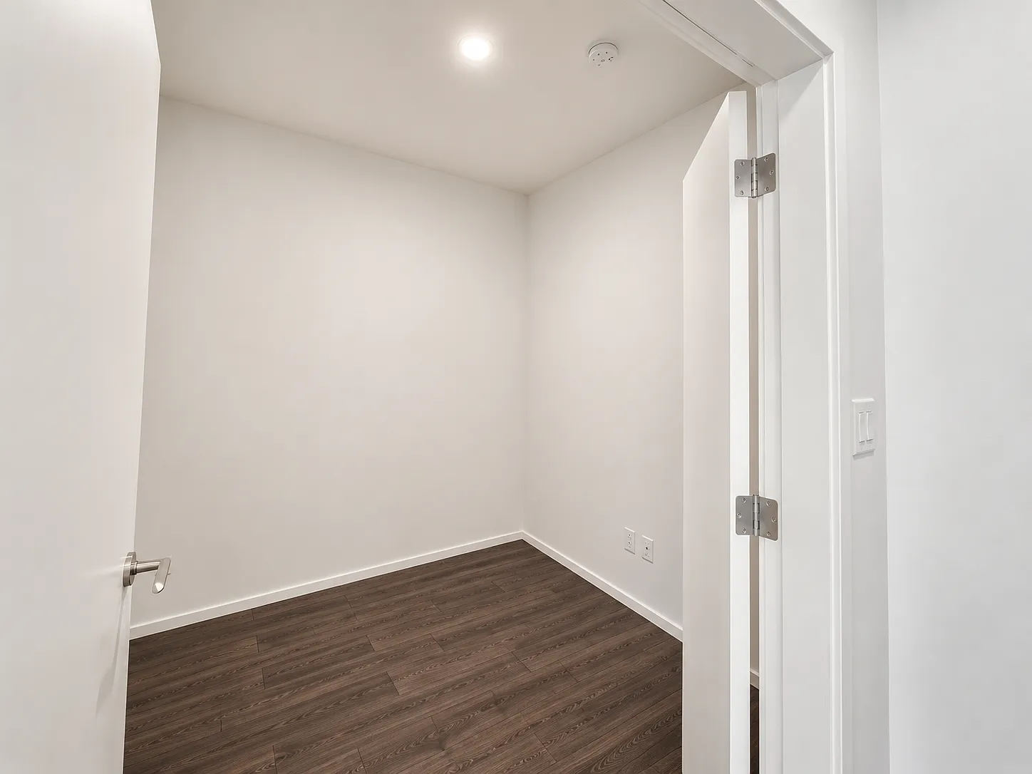 2 bed, 717 sqft, $2,900 — Photo 3
