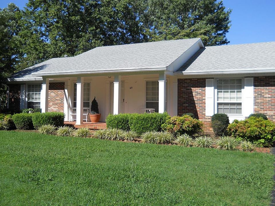 1st image of 671 Woodlawn Dr