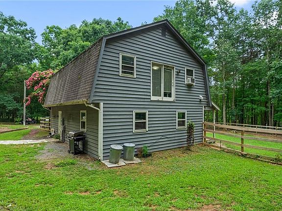 5th image of 505 Tipperary Ln