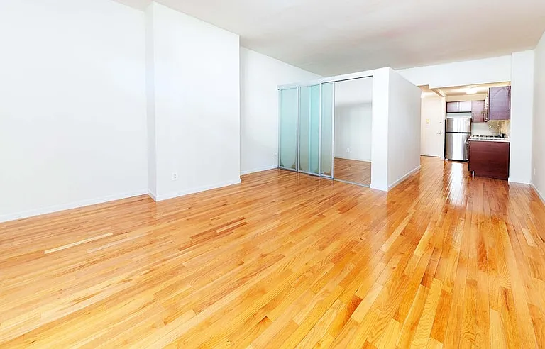 184 Thompson St #3F — Photo 1