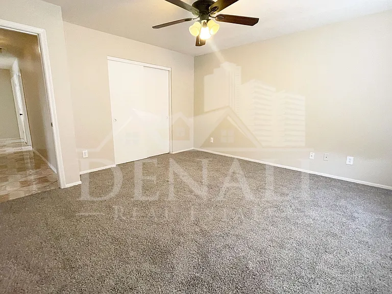 8930 W Catalina Dr — Photo 17