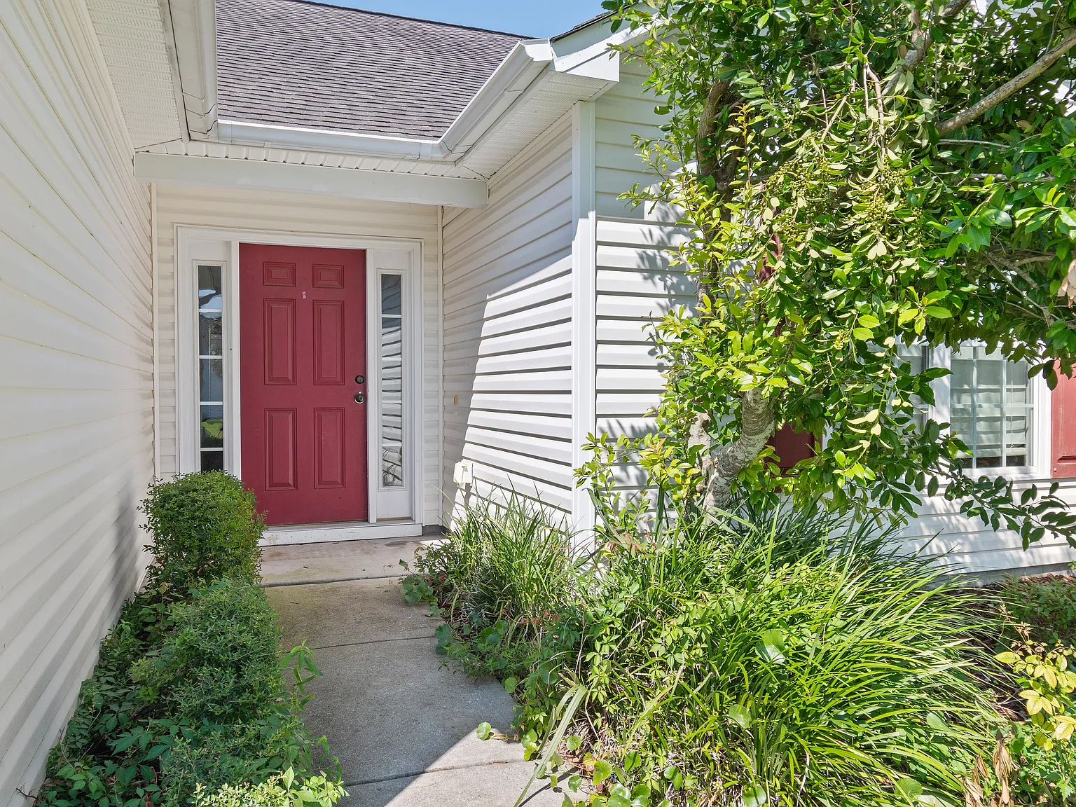 3 bed, 2.5 bath, 1712 sqft, $2,200 — Photo 2