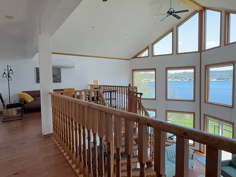 hallway to bedrooms