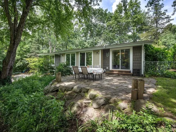W10804 Wildwood Way, Poynette, WI 53955