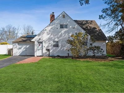 23 Fireplace Lane, Hicksville, NY, 11801