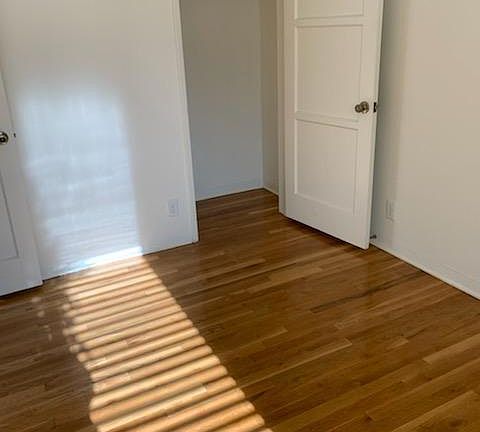 5th image of 2200 Montrose Ave #6