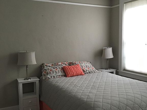 Nice-sized bedroom with Queen bed