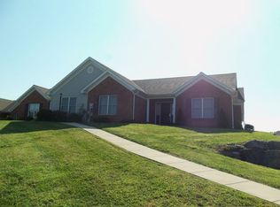 1530 Spring Side Dr E, Chambersburg, PA 17202