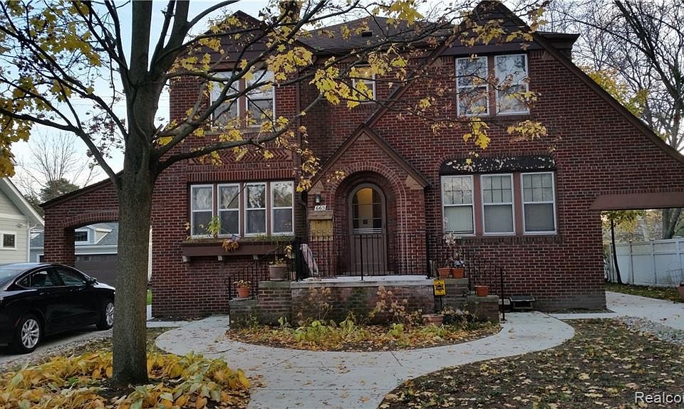 1st image of 665 Bloomfield Ct
