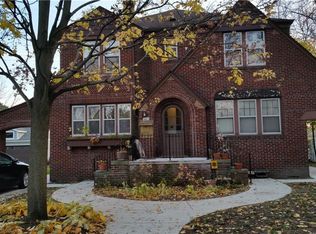 665 Bloomfield Ct, Birmingham, MI 48009
