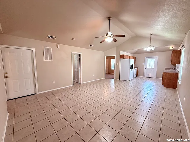 1035 Helen Dr #B — Photo 3