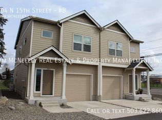 204 N 15th St #B, Saint Helens, OR 97051