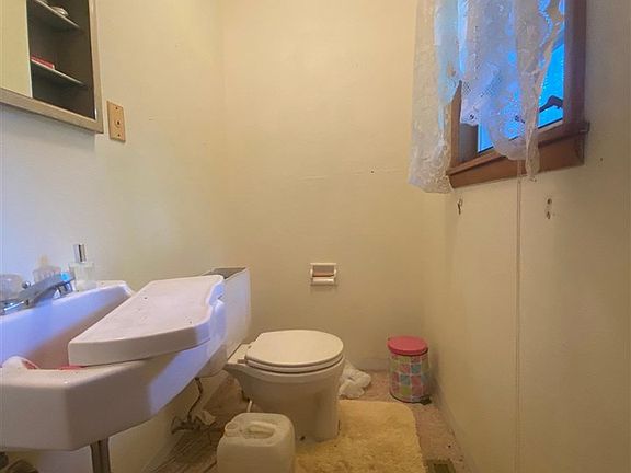 5th image of 2305 N 8th St