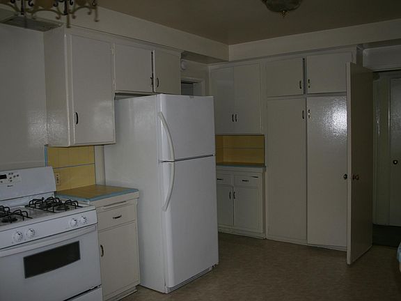 2nd image of 550.5 Kelton Ave