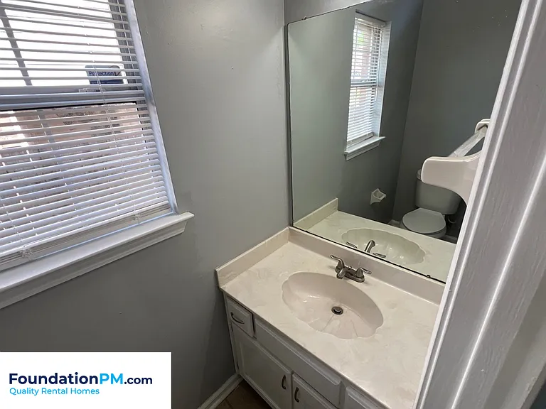 1530 Estacada Way — Photo 9